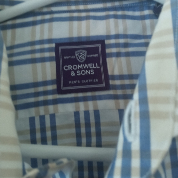 A dress shirt - Picture 2 of 3